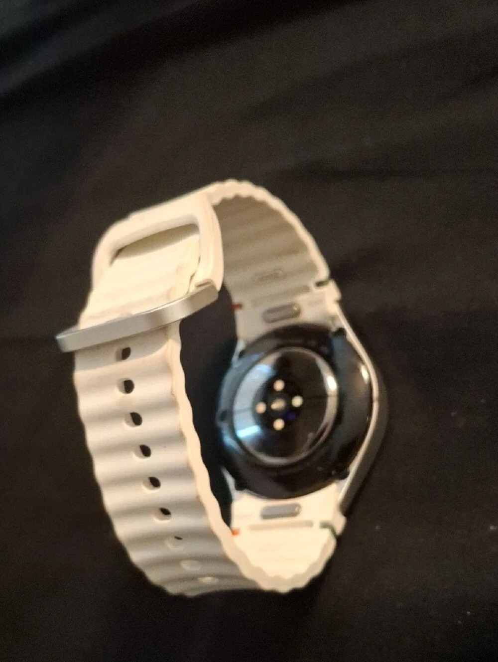 Samsung Galaxy Watch7 Silver Case with White Strap